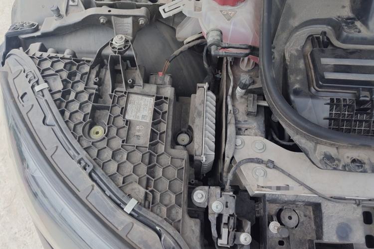Used Mercedes-Benz EQE 2022 350 First Edition Special Version Engine Bay Right