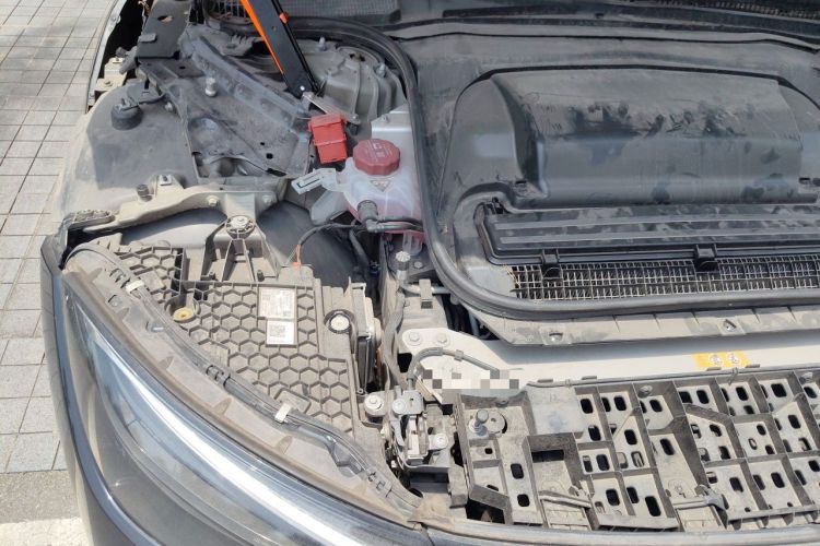 Used Mercedes-Benz EQE 2022 350 Luxury Edition Engine Bay Right