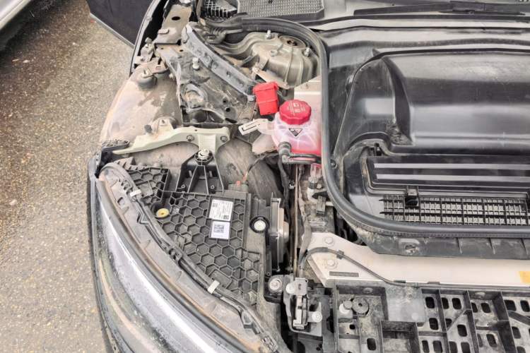 Used Mercedes-Benz EQE 2022 350 Luxury Edition Engine Bay Right