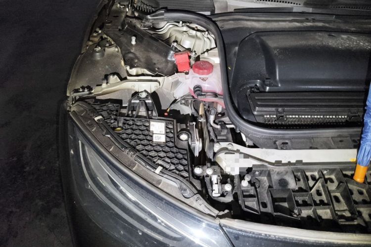 Used Mercedes-Benz EQE 2022 350 Luxury Edition Engine Bay Right