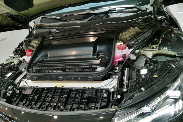 Used Mercedes-Benz EQE 2022 350 Luxury Edition Engine Bay