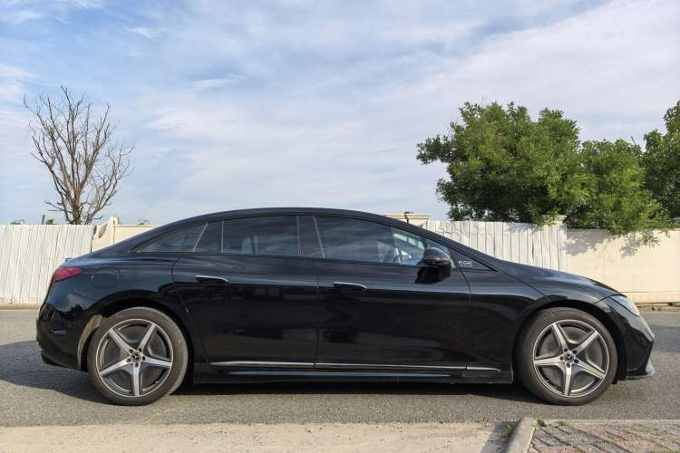Used Mercedes-Benz EQE 2022 350 First Edition Special Version Exterior 3