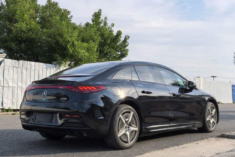 Used Mercedes-Benz EQE 2022 350 First Edition Special Version Exterior 4