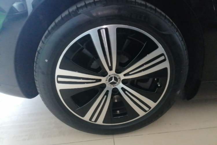 Used Mercedes-Benz EQE 2022 350 Luxury Edition Exterior 5