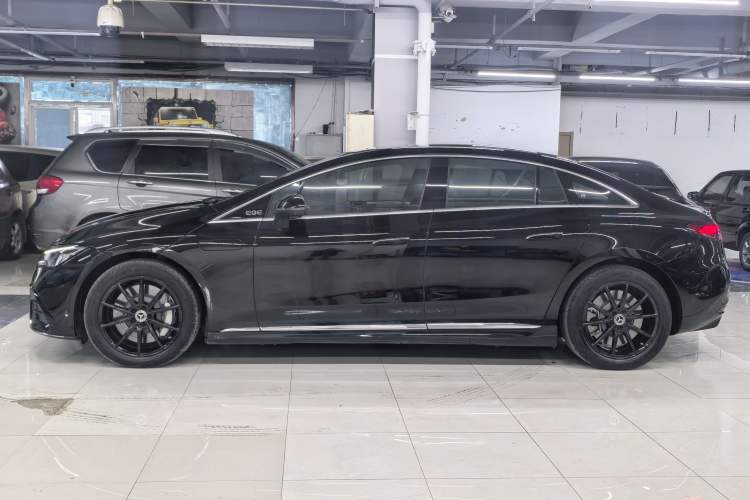 Used Mercedes-Benz EQE 2022 350 Pioneer Edition Exterior 9