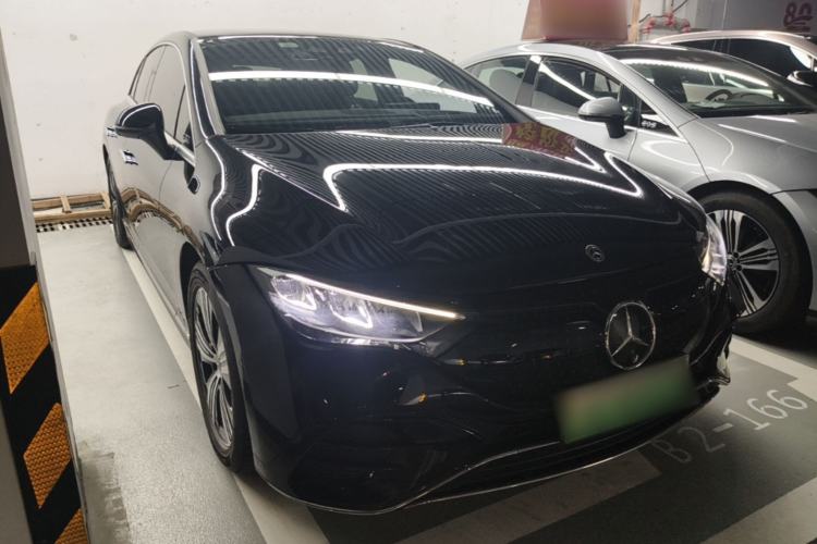Used Mercedes-Benz EQE 2022 350 Luxury Edition Front Right 45 Deg