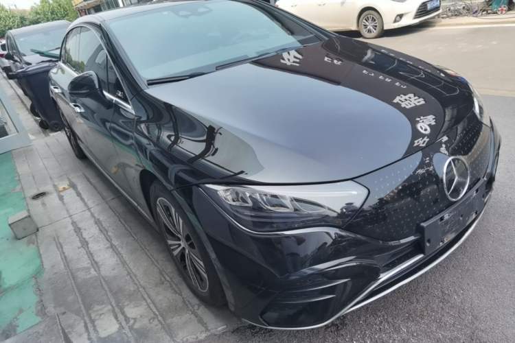 Used Mercedes-Benz EQE 2022 350 Luxury Edition Front Right 45 Deg