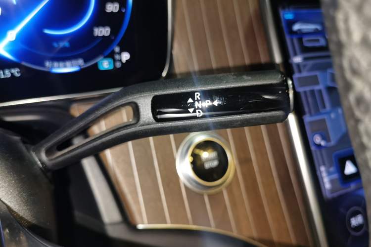 Used Mercedes-Benz EQE 2022 350 Luxury Edition Gear Lever