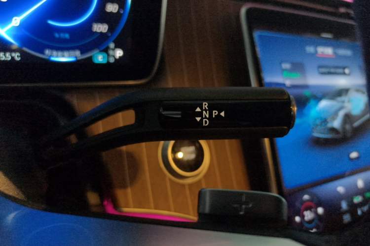 Used Mercedes-Benz EQE 2022 350 Luxury Edition Gear Lever