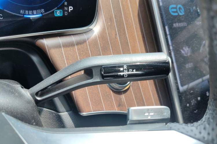 Used Mercedes-Benz EQE 2022 350 Luxury Edition Gear Lever