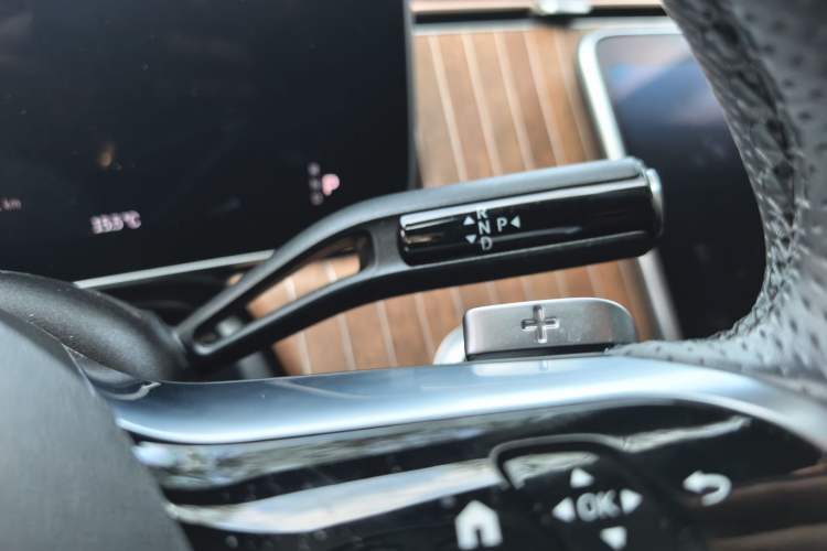 Used Mercedes-Benz EQE 2022 350 Pioneer Edition Gear Lever