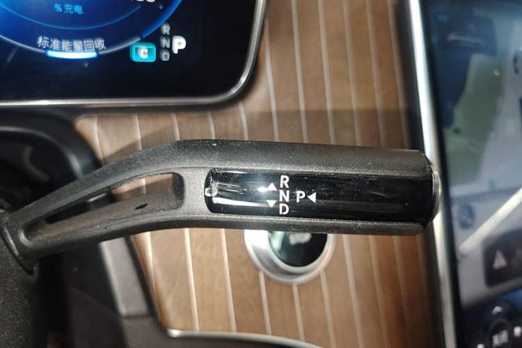 Used Mercedes-Benz EQE 2022 350 Luxury Edition Gear Lever