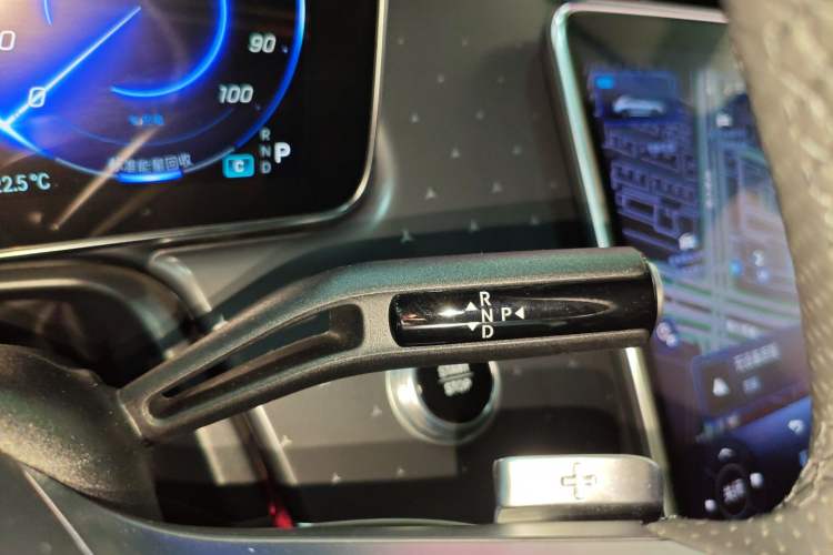 Used Mercedes-Benz EQE 2022 350 First Edition Special Version Gear Lever