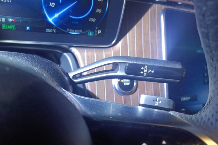 Used Mercedes-Benz EQE 2022 350 Pioneer Edition Gear Lever