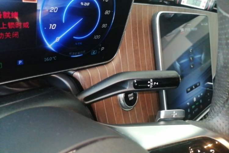 Used Mercedes-Benz EQE 2022 350 Luxury Edition Gear Lever