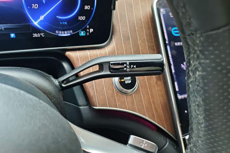 Used Mercedes-Benz EQE 2022 350 Luxury Edition Gear Lever