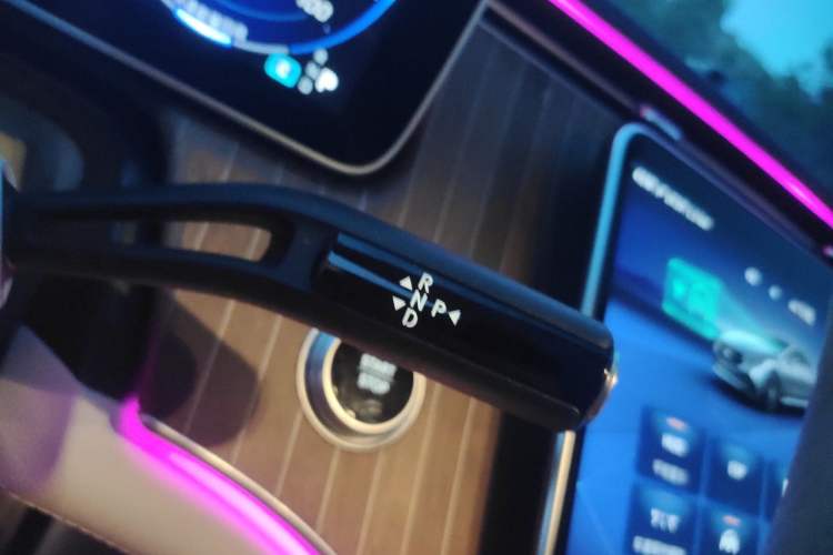 Used Mercedes-Benz EQE 2022 350 Luxury Edition Gear Lever