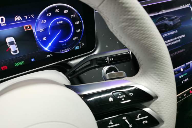 Used Mercedes-Benz EQE 2022 350 Luxury Edition Gear Lever