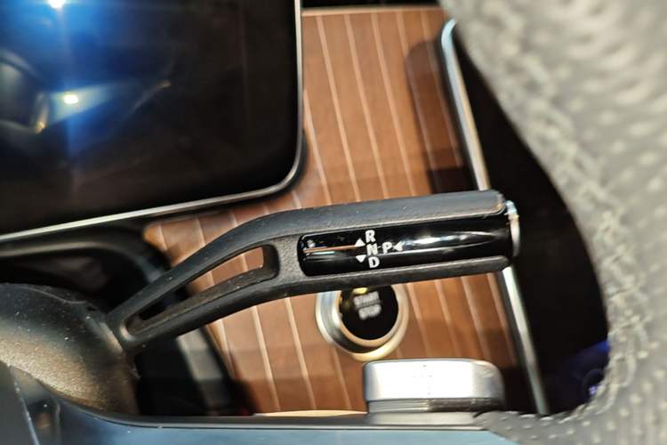 Used Mercedes-Benz EQE 2022 350 Pioneer Edition Gear Lever