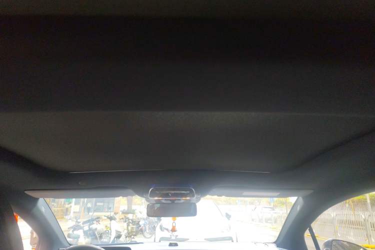 Used Mercedes-Benz EQE 2022 350 First Edition Special Version Headliner