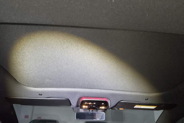 Used Mercedes-Benz EQE 2022 350 Luxury Edition Headliner