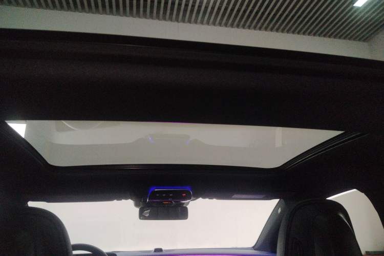 Used Mercedes-Benz EQE 2022 350 First Edition Special Version Headliner