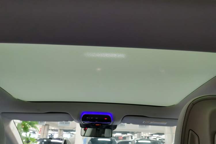 Used Mercedes-Benz EQE 2022 350 Luxury Edition Headliner