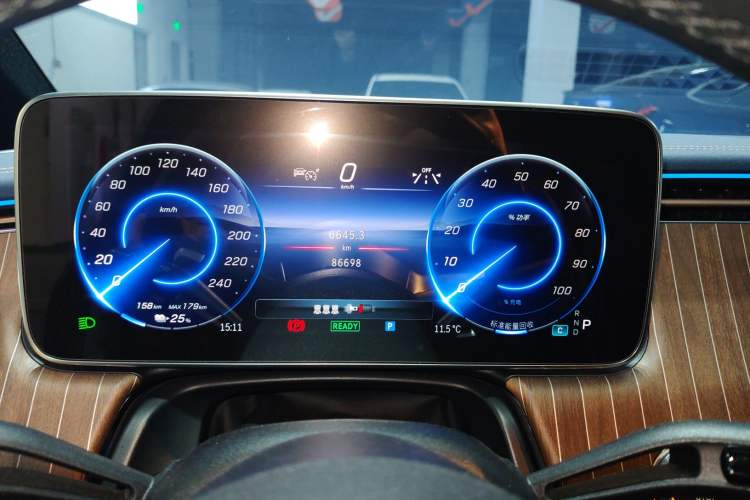 Used Mercedes-Benz EQE 2022 350 Pioneer Edition Instrument Cluster