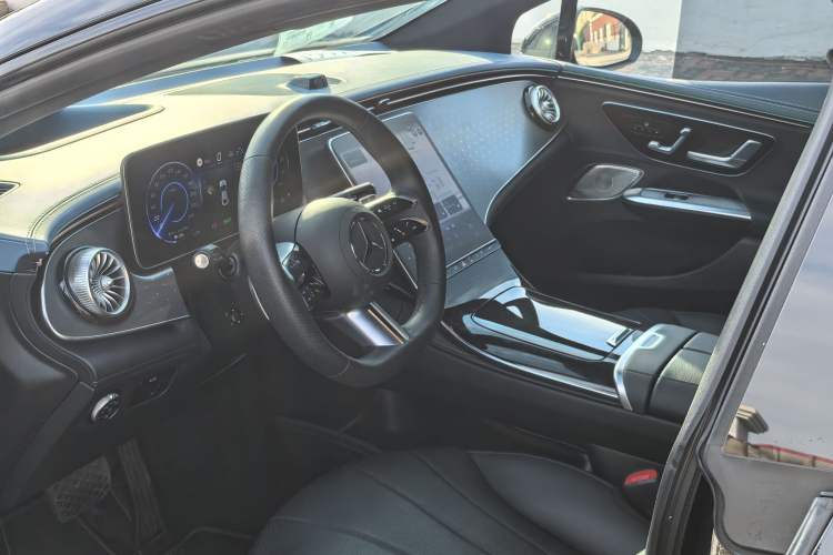 Used Mercedes-Benz EQE 2022 350 First Edition Special Version Interior 1