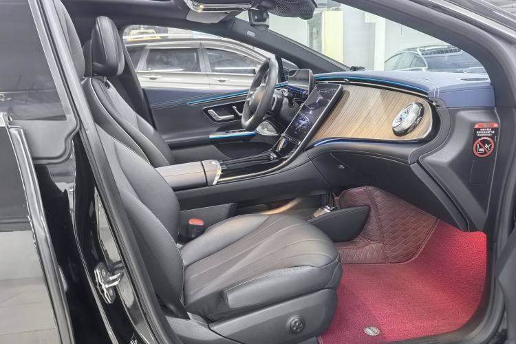 Used Mercedes-Benz EQE 2022 350 Pioneer Edition Interior 1