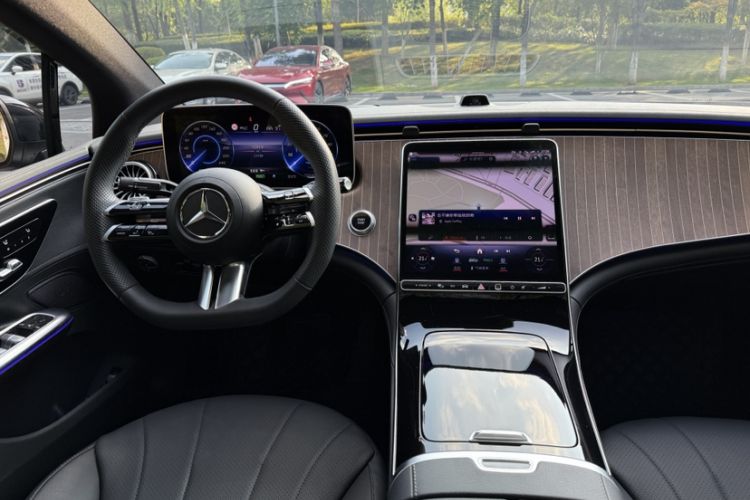 Used Mercedes-Benz EQE 2022 350 Luxury Edition Interior 2