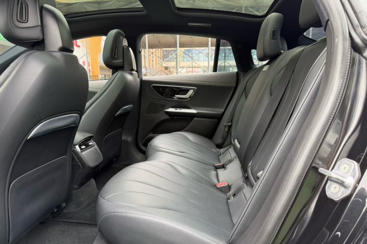 Used Mercedes-Benz EQE 2022 350 Pioneer Edition Interior 2