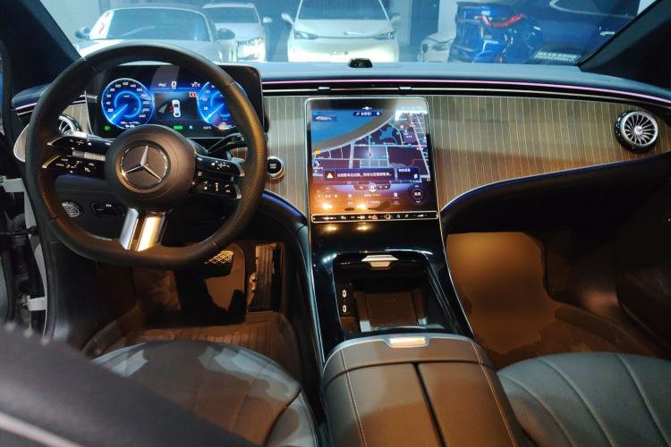 Used Mercedes-Benz EQE 2022 350 Pioneer Edition Interior 2