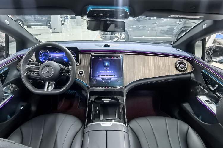 Used Mercedes-Benz EQE 2022 350 Pioneer Edition Interior 3