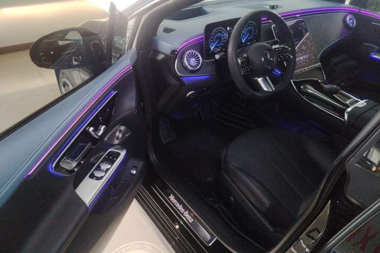 Used Mercedes-Benz EQE 2022 350 First Edition Special Version Interior 3
