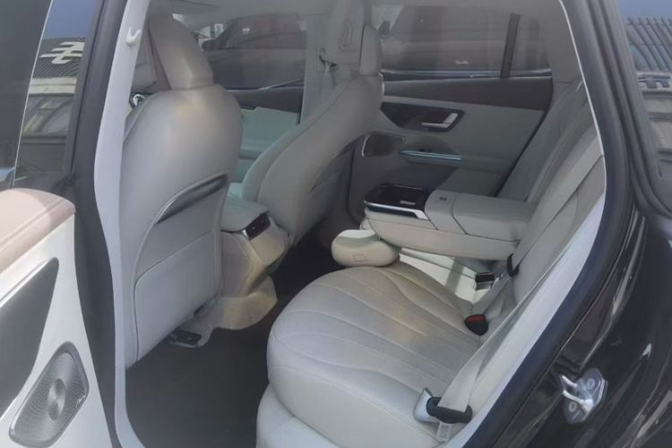 Used Mercedes-Benz EQE 2022 350 Pioneer Edition Interior 3