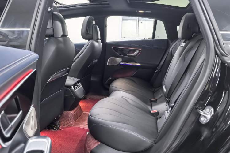 Used Mercedes-Benz EQE 2022 350 Pioneer Edition Interior 4
