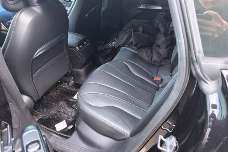 Used Mercedes-Benz EQE 2022 350 Pioneer Edition Interior 4