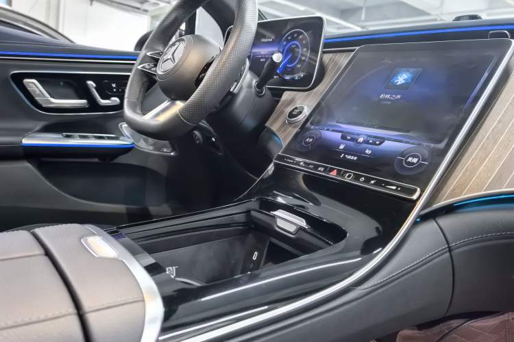 Used Mercedes-Benz EQE 2022 350 Pioneer Edition Interior 6
