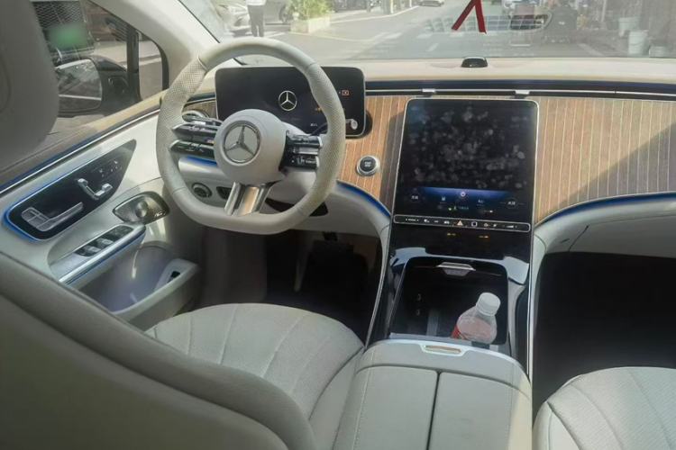 Used Mercedes-Benz EQE 2022 350 Pioneer Edition Interior 6