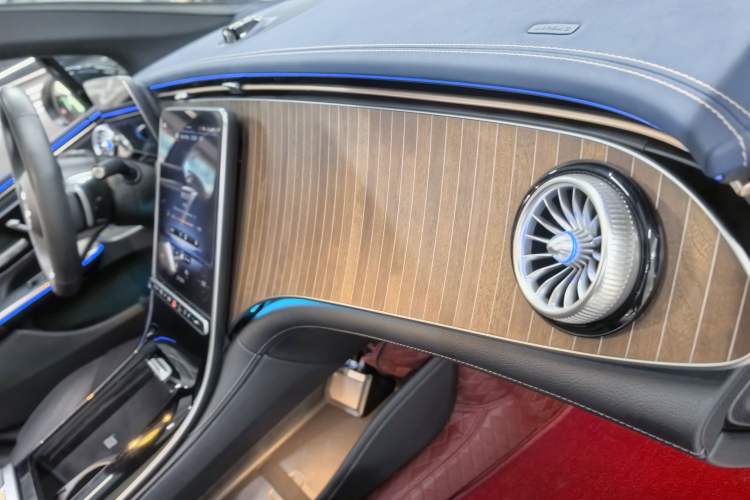 Used Mercedes-Benz EQE 2022 350 Pioneer Edition Interior 7