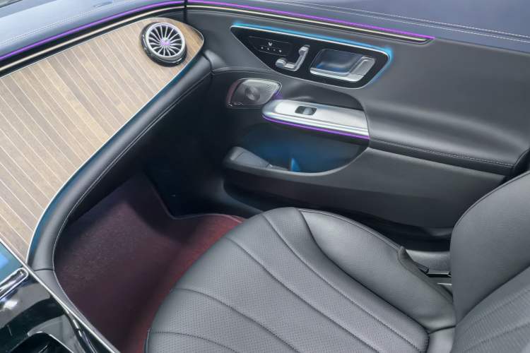 Used Mercedes-Benz EQE 2022 350 Pioneer Edition Interior 8