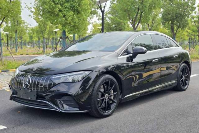 Ojetý Mercedes-Benz EQE 2022 350 Pioneer Edition