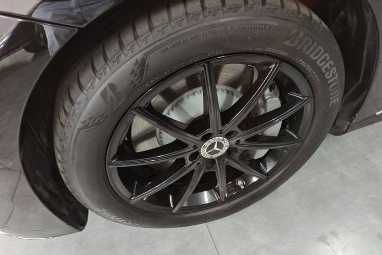 Used Mercedes-Benz EQE 2022 350 Pioneer Edition Left Front Wheel Hub