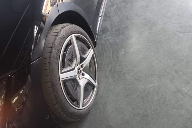 Used Mercedes-Benz EQE 2022 350 First Edition Special Version Left Front Wheel Hub