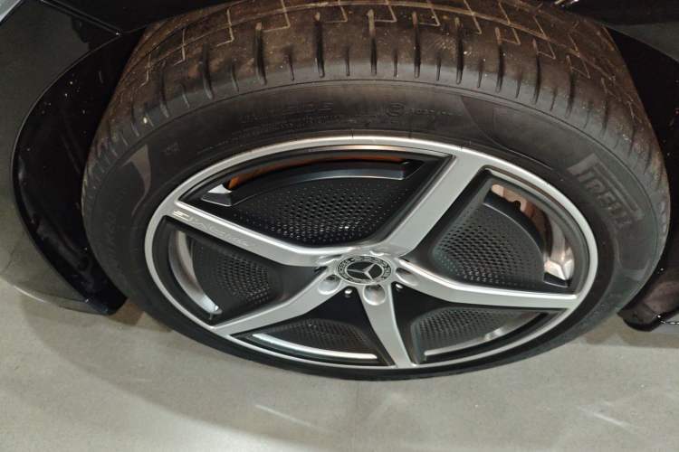 Used Mercedes-Benz EQE 2022 350 First Edition Special Version Left Front Wheel Hub