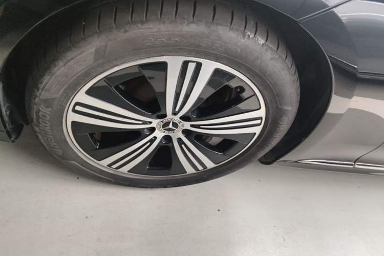 Used Mercedes-Benz EQE 2022 350 Luxury Edition Left Front Wheel Hub