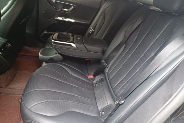 Used Mercedes-Benz EQE 2022 350 Luxury Edition Left Rear Seat