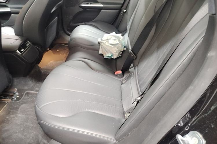 Used Mercedes-Benz EQE 2022 350 Luxury Edition Left Rear Seat