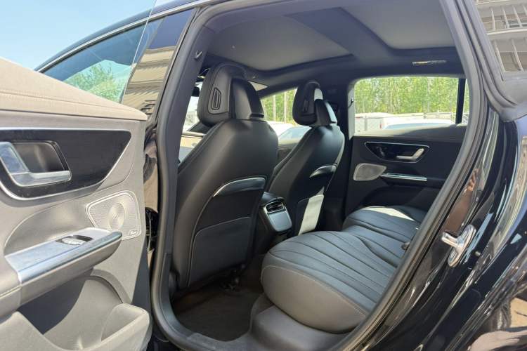 Used Mercedes-Benz EQE 2022 350 Luxury Edition Left Rear Seat